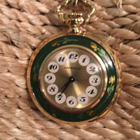 Vintage Caravelle Necklace watch green enamel bird flowers - Picture 8 of 15